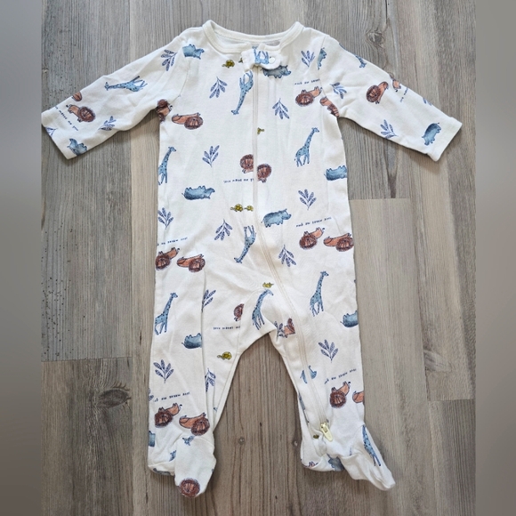 Carter's Baby Footie Pajama Size 6m - Picture 1 of 3